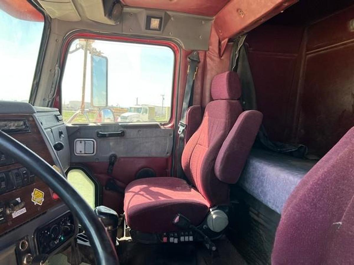 Used 2006 Western Star 4900 Boom Truck, Sleeper