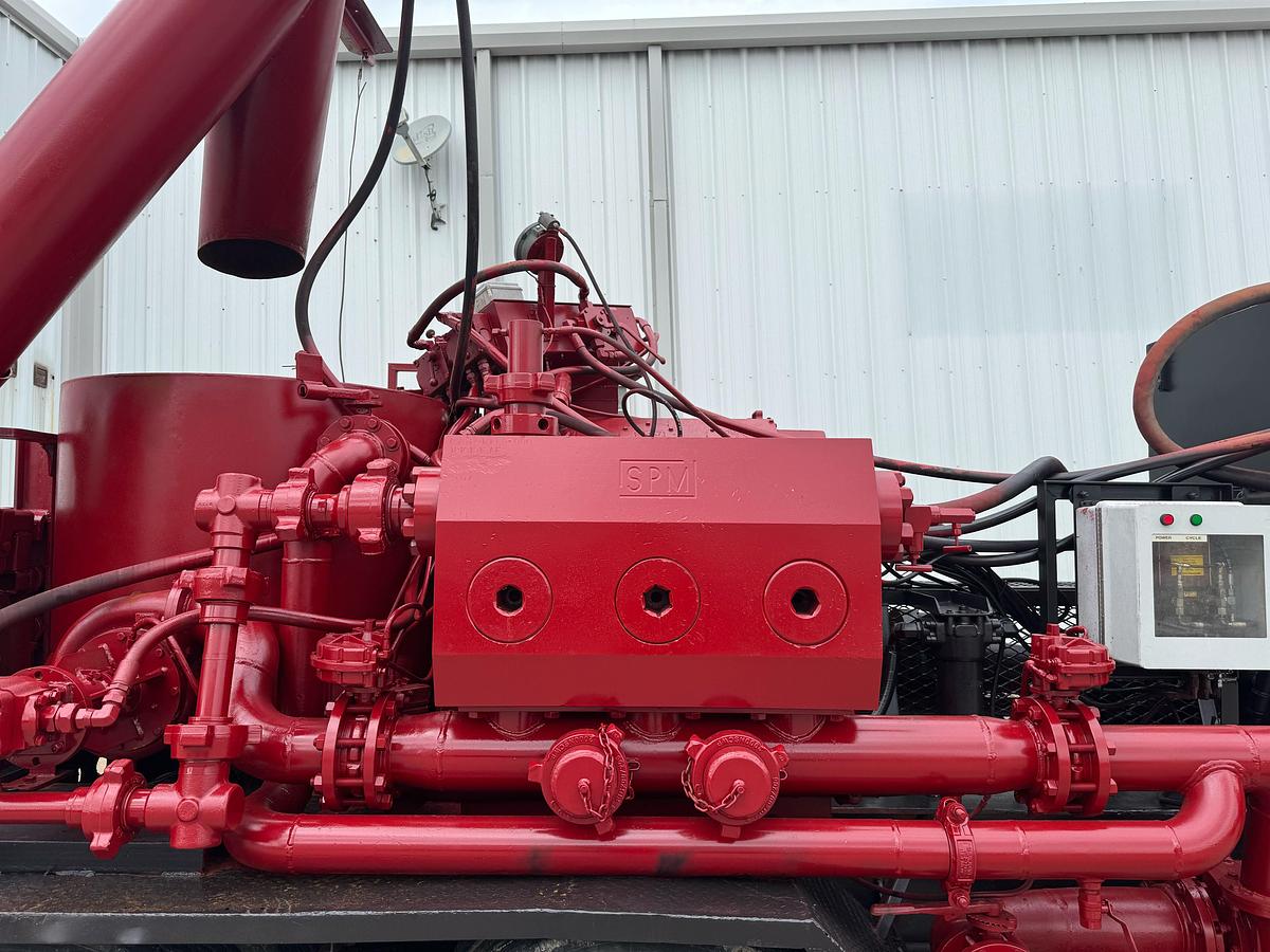 Used Blender with SPM 2250 HP Triplex Pump, Detroit 16V Engine & Allison Transmission