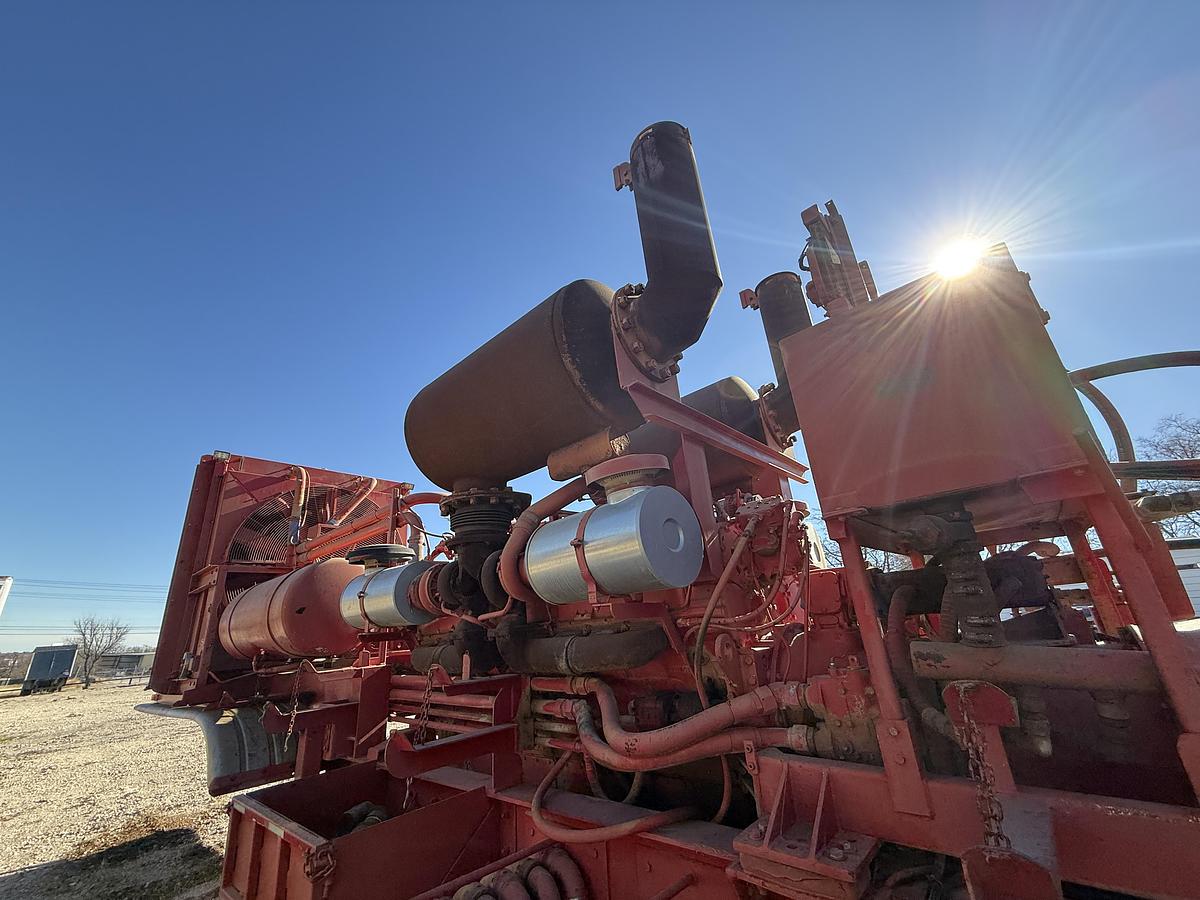 Used Blender with SPM 2250 HP Triplex Pump, Detroit 16V Engine & Allison Transmission