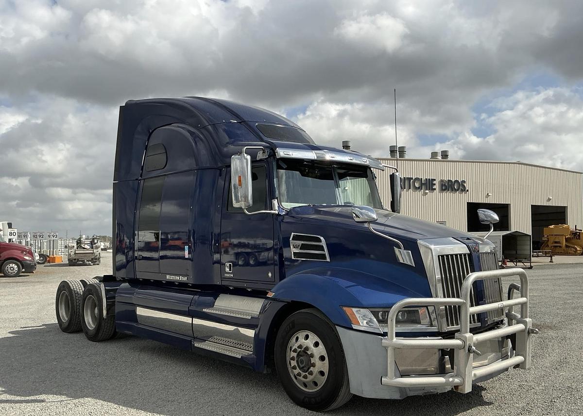 Used 2022 Western Star 5700 6x4 Sleeper Truck Tractor