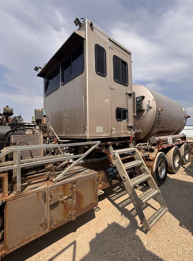 Used 2006 Peerless 42ft Tri-Axel Drop Deck Non-Fired Nitrogen Pump Trailer
