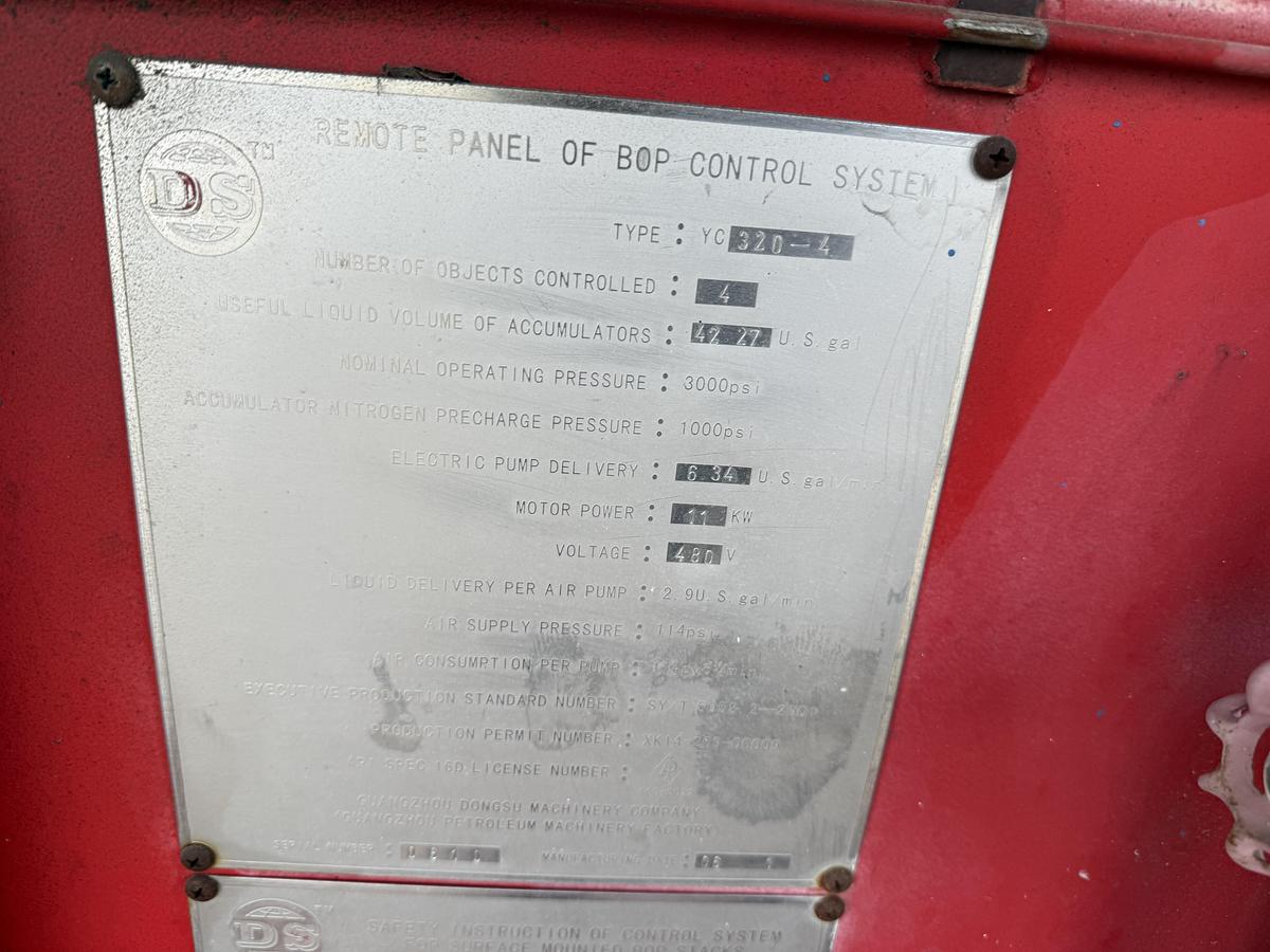 Used DS 320 4-Station Closing Unit