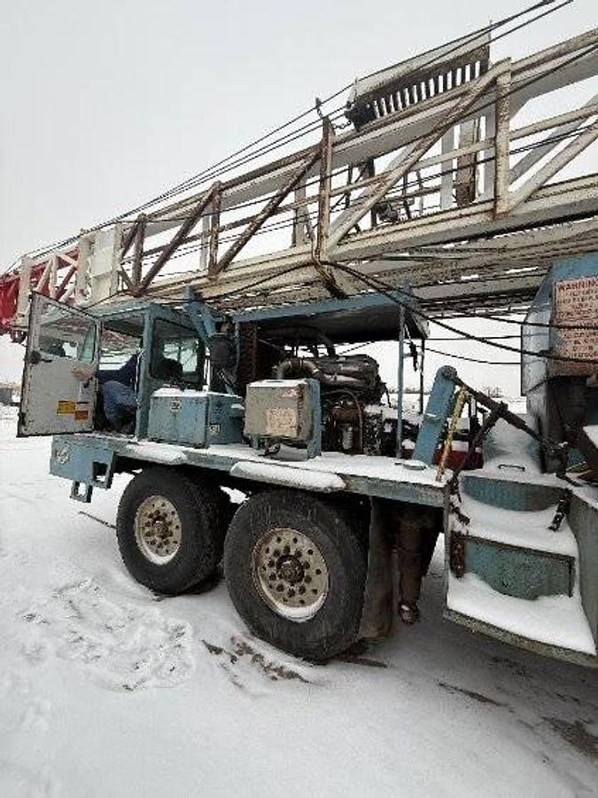 Used Service King 575 - 5 Axle - Well Service Workover Rig