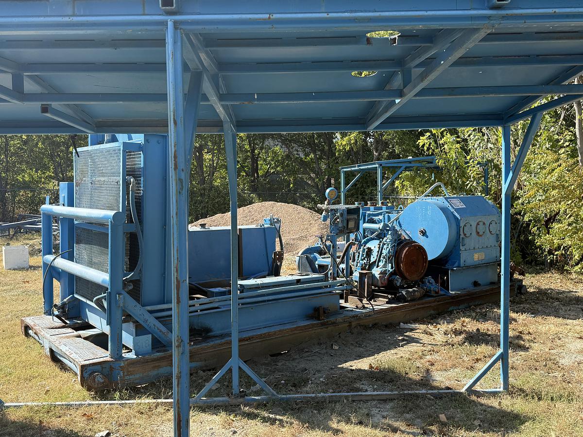 Used OPI 1000 Triplex Pump w/ Detroit Series 2000 Diesel Engine