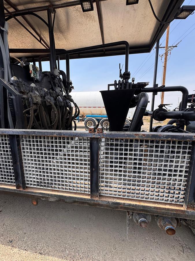 Used A-PAK Gooseneck Dual-Axel 32k Mixing Plant Trailer