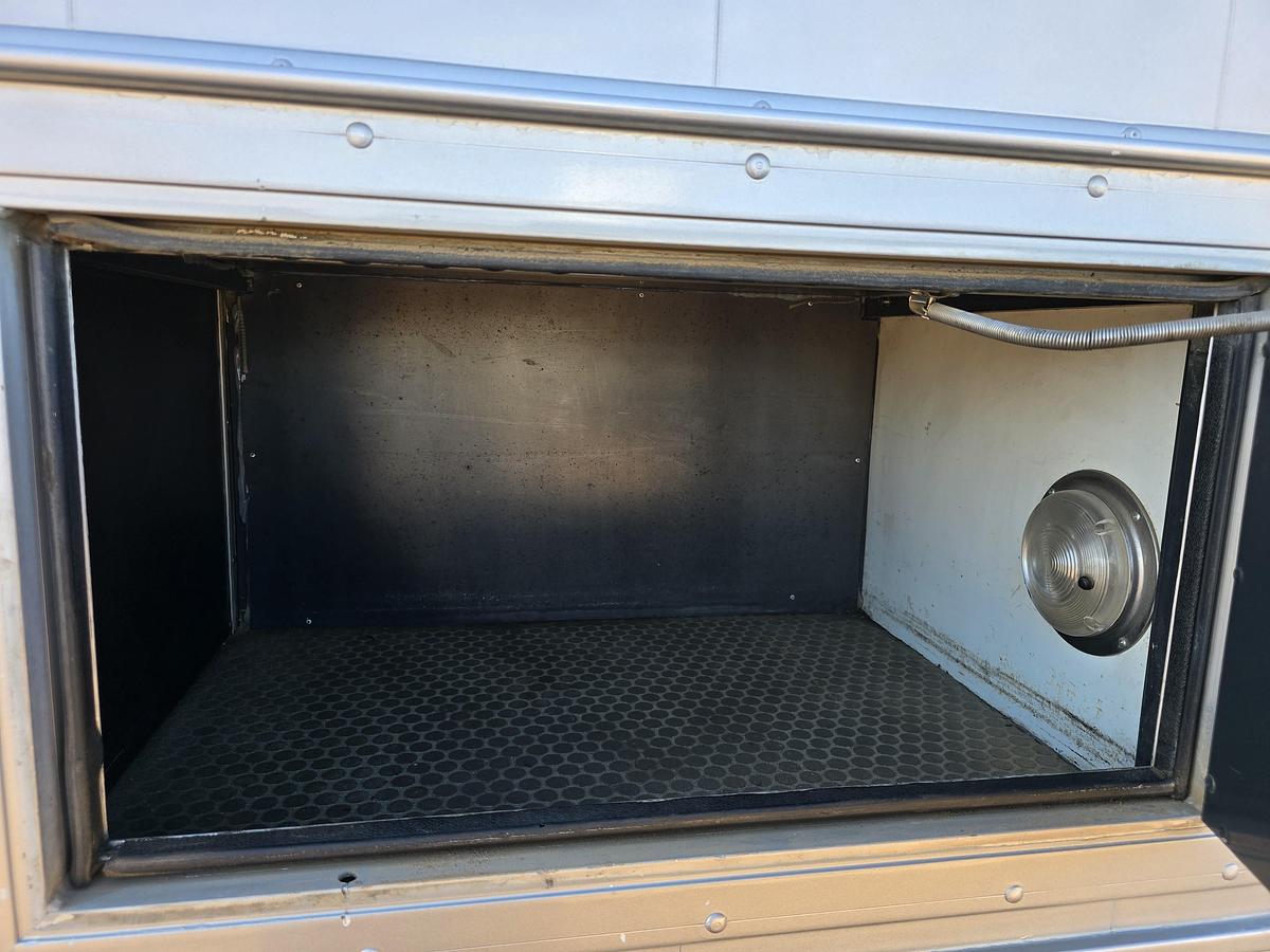 Used 2013 Peterbilt Extreme Wireline Truck