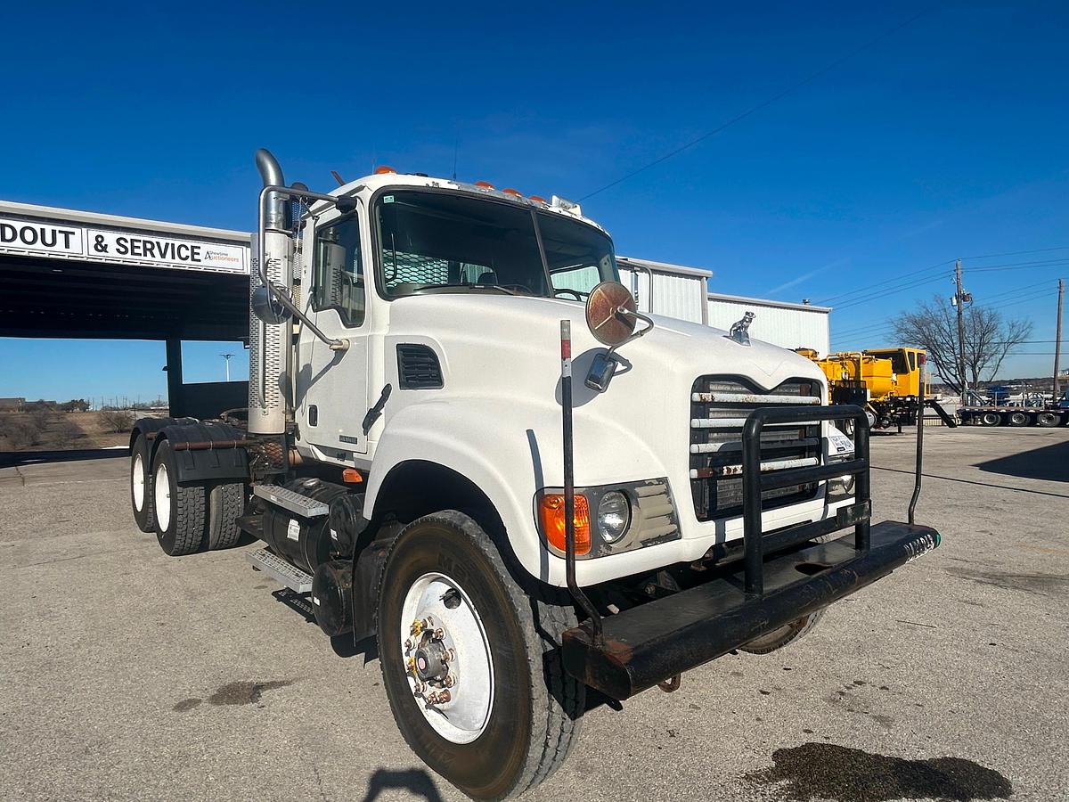 Used 2005 Mack Haul Truck CV713