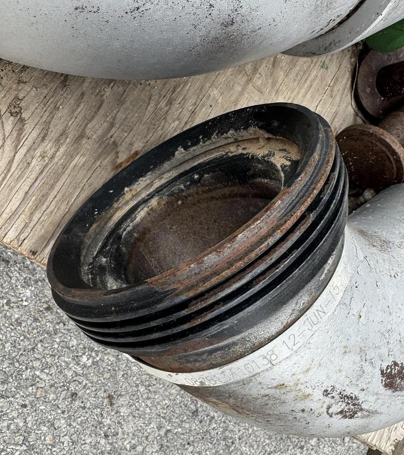 Used (16) 4" Fig. 1002 Chicksans