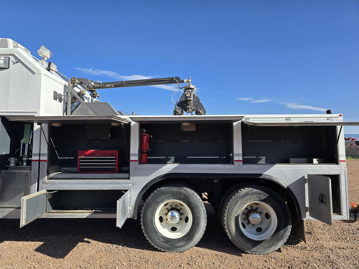 Used 2013 Peterbilt Extreme Wireline Truck