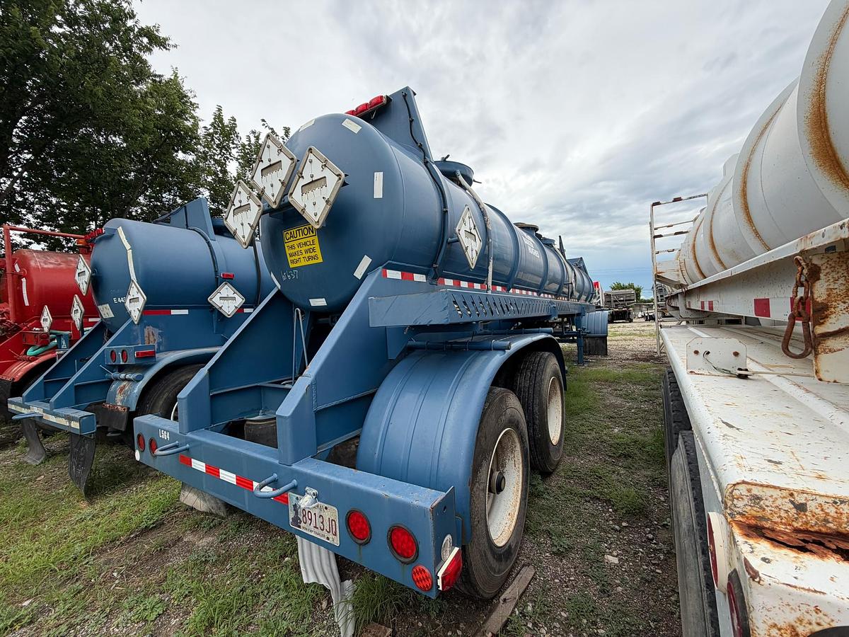 Used 2012 Wilco 4,100 Gallon with Hyd Agitators Acid Transport Trailer
