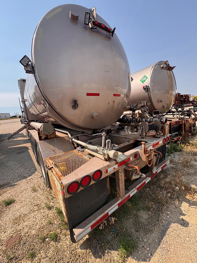 Used 2006 Peerless CH-42-3A 42ft Tri-Axle Drop Deck Non-Fired Nitrogen Pumping Trailer
