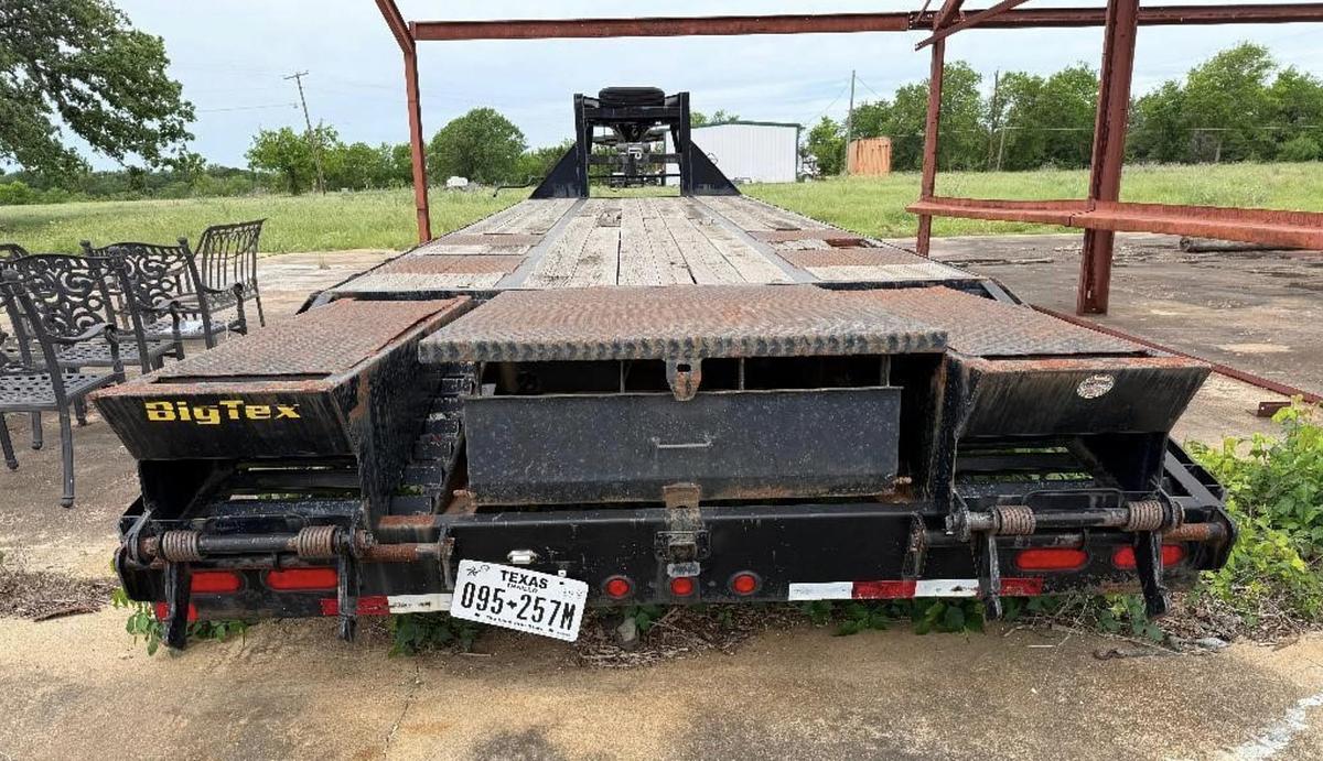 Used 2013 Big Tex 25ft Gooseneck Trailer