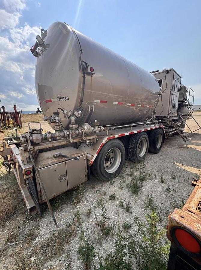 Used 2006 Peerless CH-42-3A 42ft Tri-Axle Drop Deck Non-Fired Nitrogen Pumping Trailer