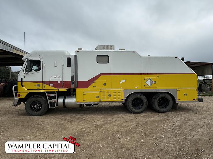 Used 2001 Freightliner Cabover Wireline Truck - CAT C16 Diesel Engine - GREAT TRUCK!