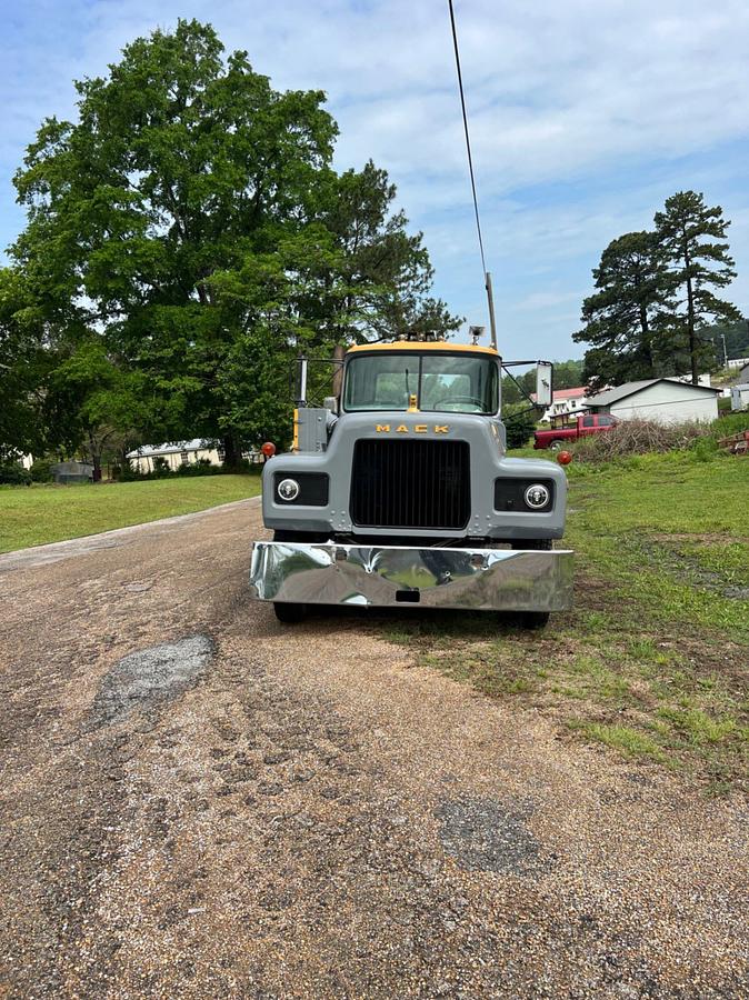Used 1972 MACK TRUCK R795ST