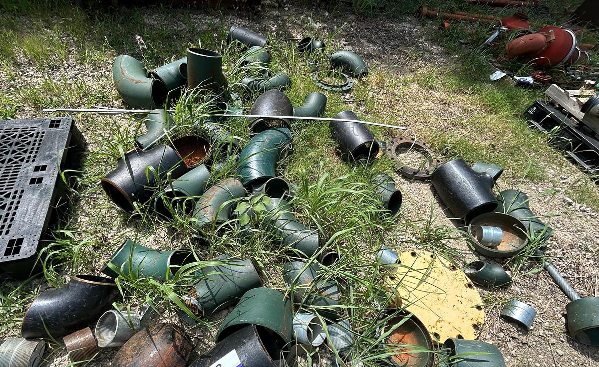 Used Mixed Lot of Carbon Steel Pipe Fittings, Elbows, Tees & Reducers