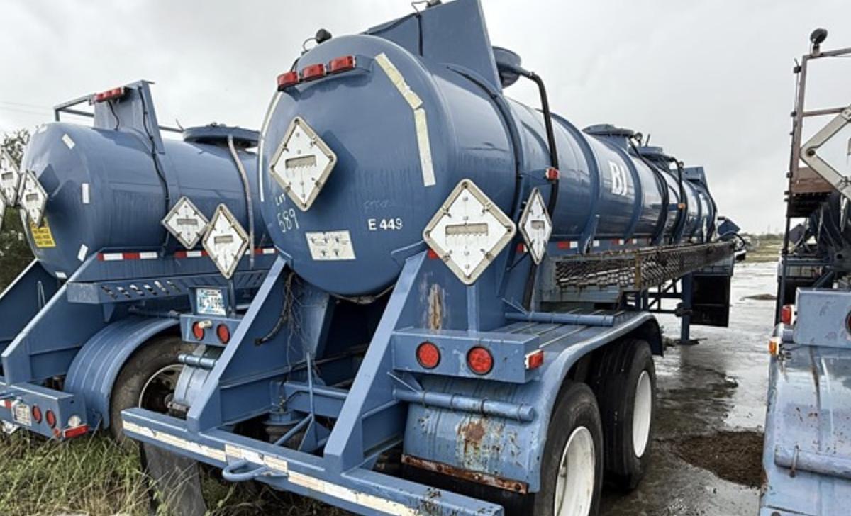 Used  2006 WORLEY WELDING WORKS 4,100 GAL 3-COMP T/A ACID TRANSPORT TRAILER