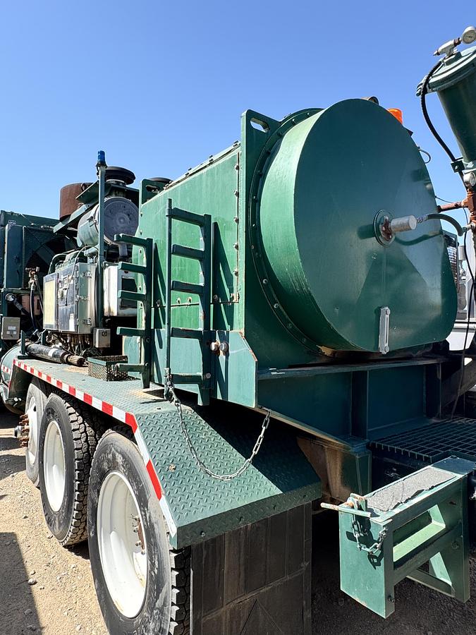 Used 2010 Mack High-Pressure Frac Pump Truck - GU820