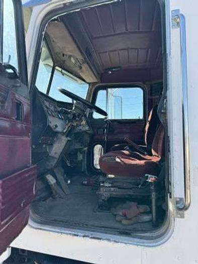 Used 1990 Peterbilt 379 Winch Truck - Caterpillar 3406B - Tulsa RN40 40,000 Pound Winch! GREAT TRUCK!