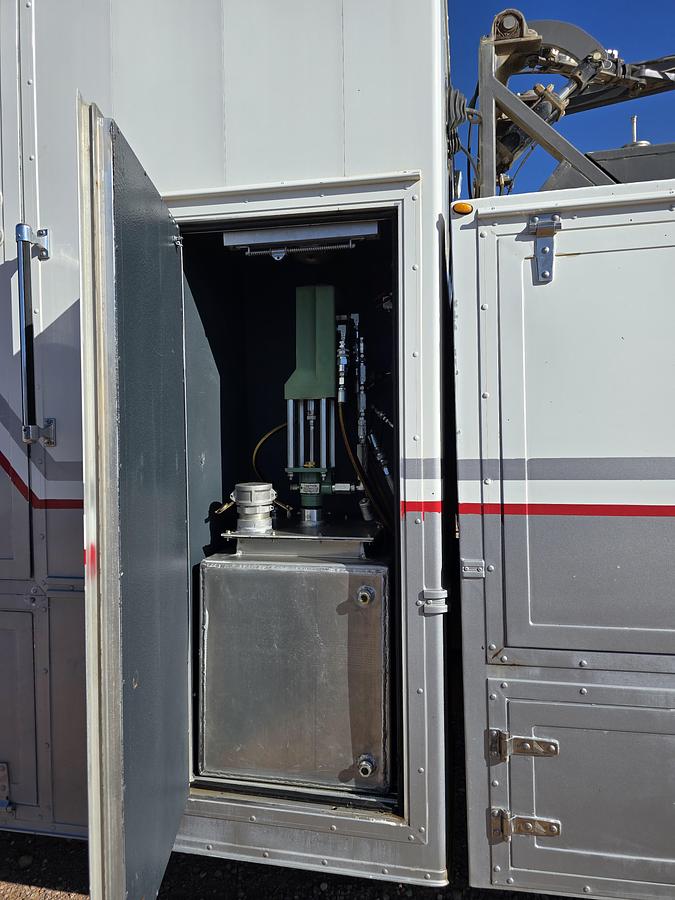 Used 2013 Peterbilt Extreme Wireline Truck