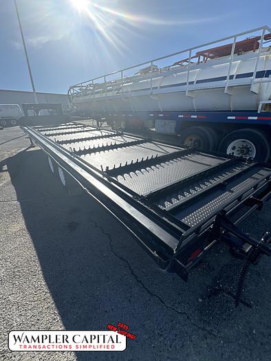 Used 2005 Gooseneck Flat Bed 