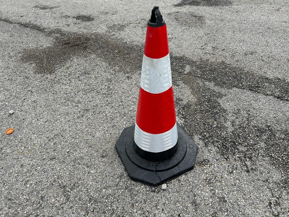 Used (250) Safety Traffic Cones (UNUSED)