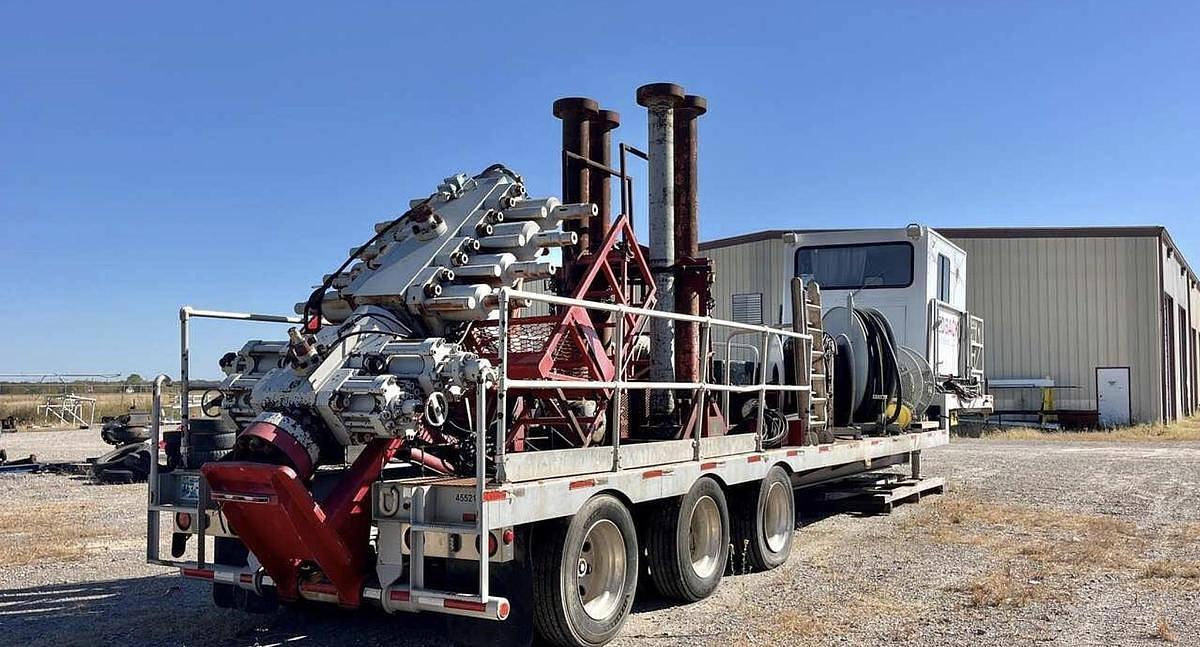 Used 2015 Hydra Rig 6100 10-Axle with Jeep & Booster Coil Tubing Trailer & Support Trailer