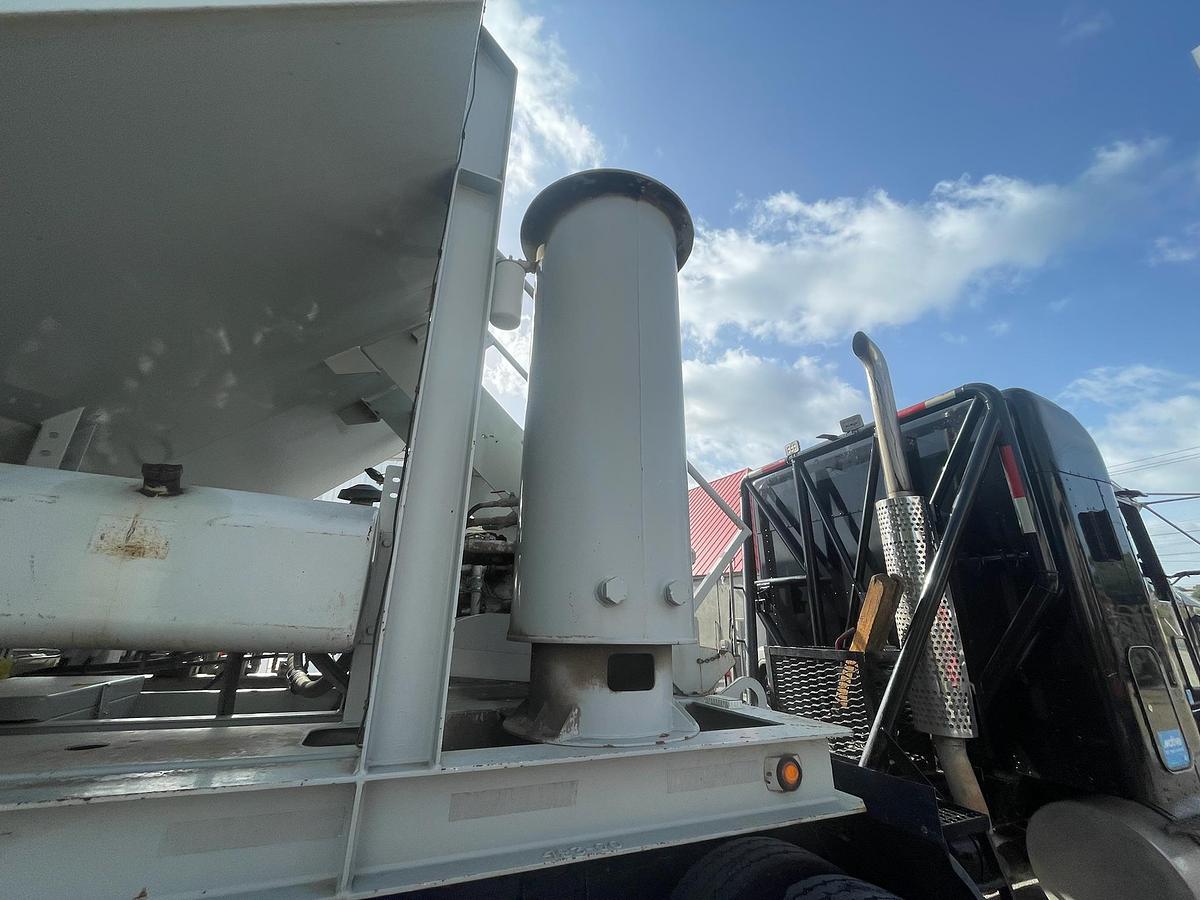 Used 2011 Appco FS-40 Bulk Sand Storage Trailer