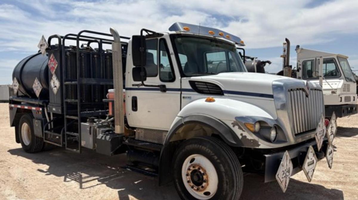 Used 2013 INTERNATIONAL WORKSTAR 7400 S/A CHEMICAL THEATER TRUCK 