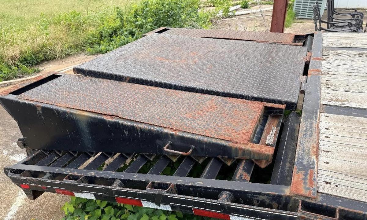 Used 2013 Big Tex 25ft Gooseneck Trailer