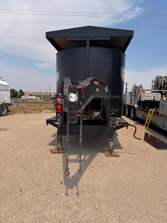 Used A-PAK Gooseneck Dual-Axel 32k Mixing Plant Trailer