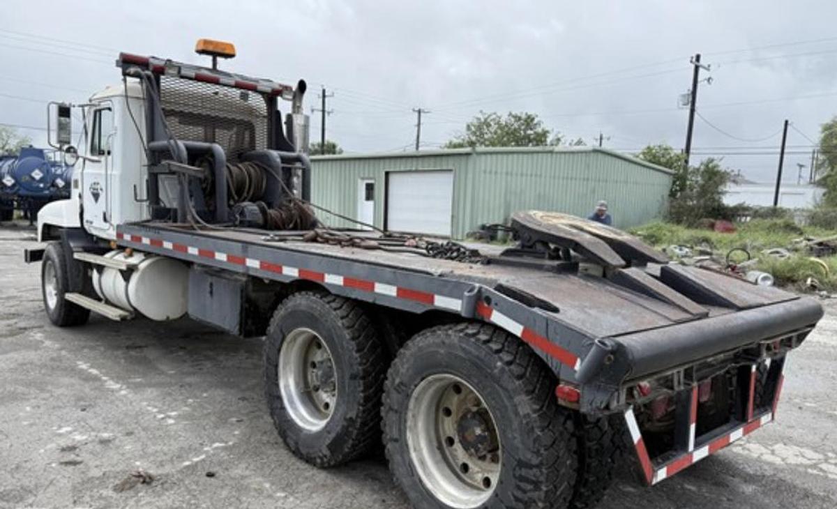 Used 1999 Mack CH613 60K Mech T/AWINCH Truck