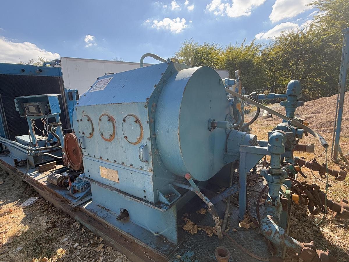 Used OPI 1000 Triplex Pump w/ Detroit Series 2000 Diesel Engine