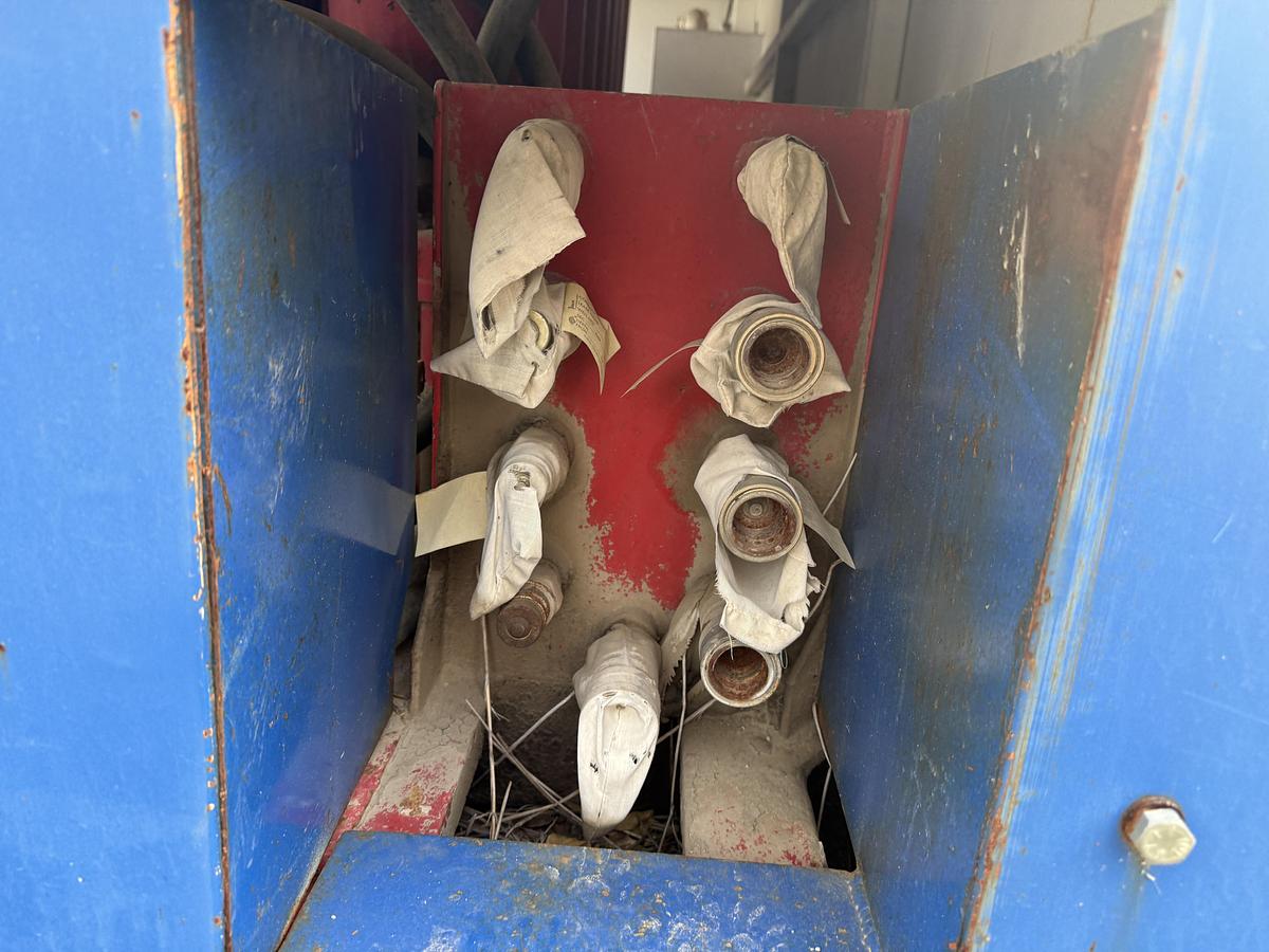 Used DS 320 4-Station Closing Unit