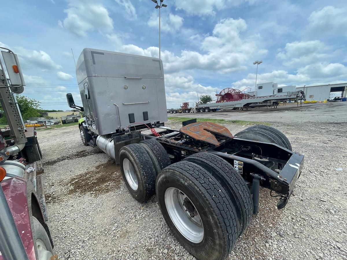 Used 2015 Peterbilt 579 6x4 Sleeper Truck Tractor