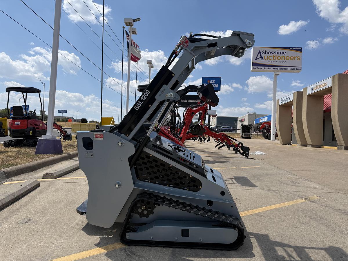 Used (2) 2026 Sdlanch SSL1200 Skid Steer - BRAND NEW!