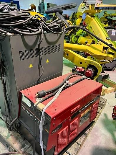 Used FANUC ARCMATE 120iB/10L WITH R-30iA CONTROLS, CABLES, TEACH PENDANT, LINCOLN 455 WELDING POWER SUPPLY, WELD GUN, WIRE FEED