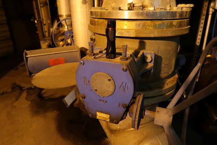 Used DEZURIK 14" S/S PNEUMATIC ACTUATED VALVE