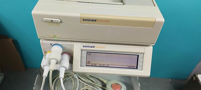 Gebraucht Huntleigh Sonicaid TEAM Care DUO Antepartum CTG Kardiotokografie auf Wagen