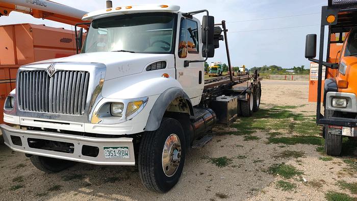 Used 2003 INTERNATIONAL 7600