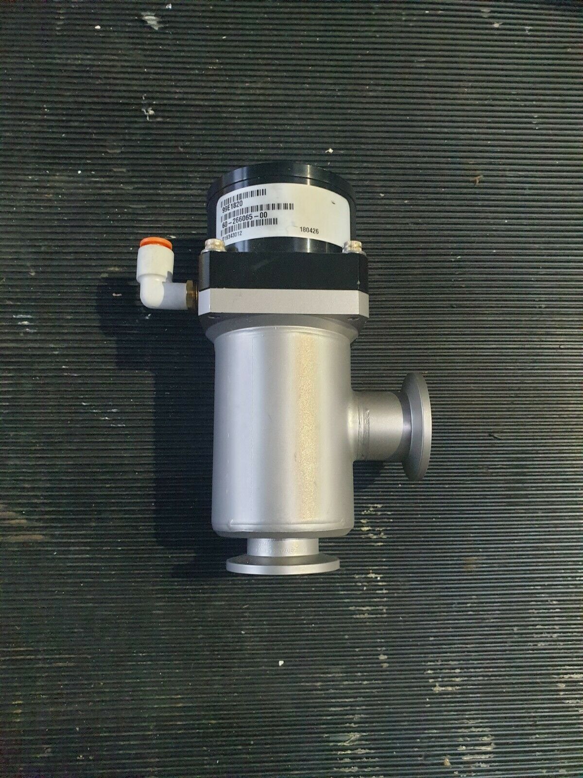 Used MKS INSTRUMENTS  99E1820 RIGHT ANGLED VALVE (rbd2.1b1)