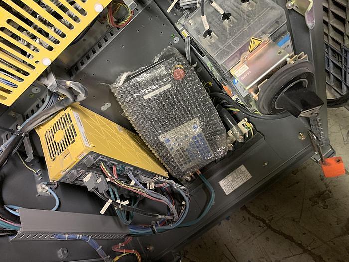 Used 2010 FANUC M900iA/260L 6 AXIS CNC ROBOT WITH R30iA CONTROLLER