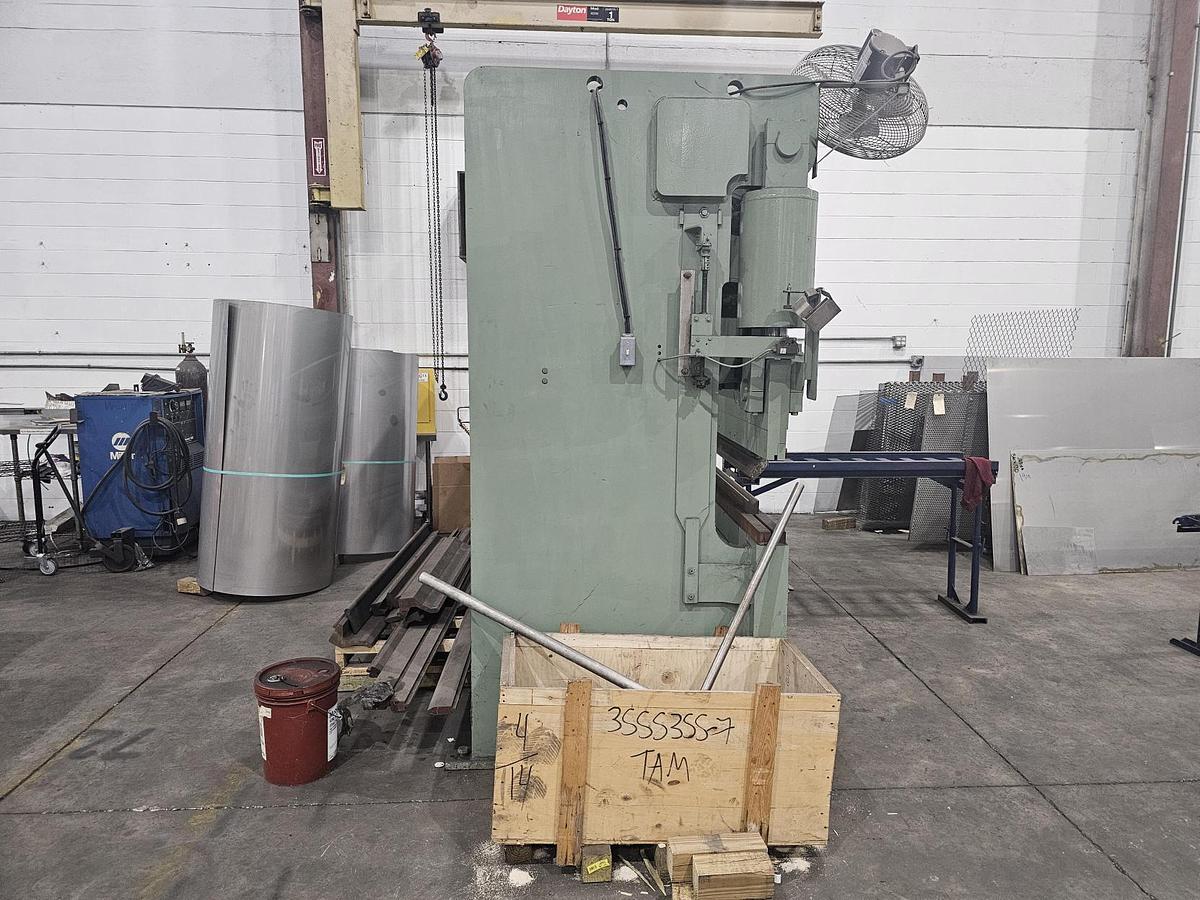 Used BETENBENDER Press Brake, 190 Ton, 144" between housings
