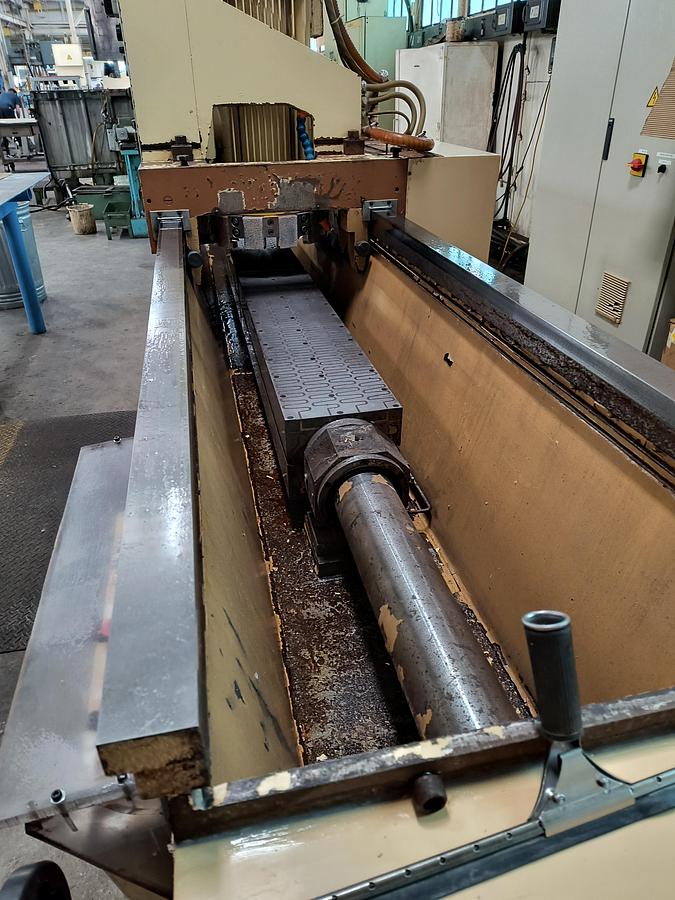 Used Gockel Knife Grinder, Model GB 65 EL, Grinding Wheel 30 HP, Grinding length 100"