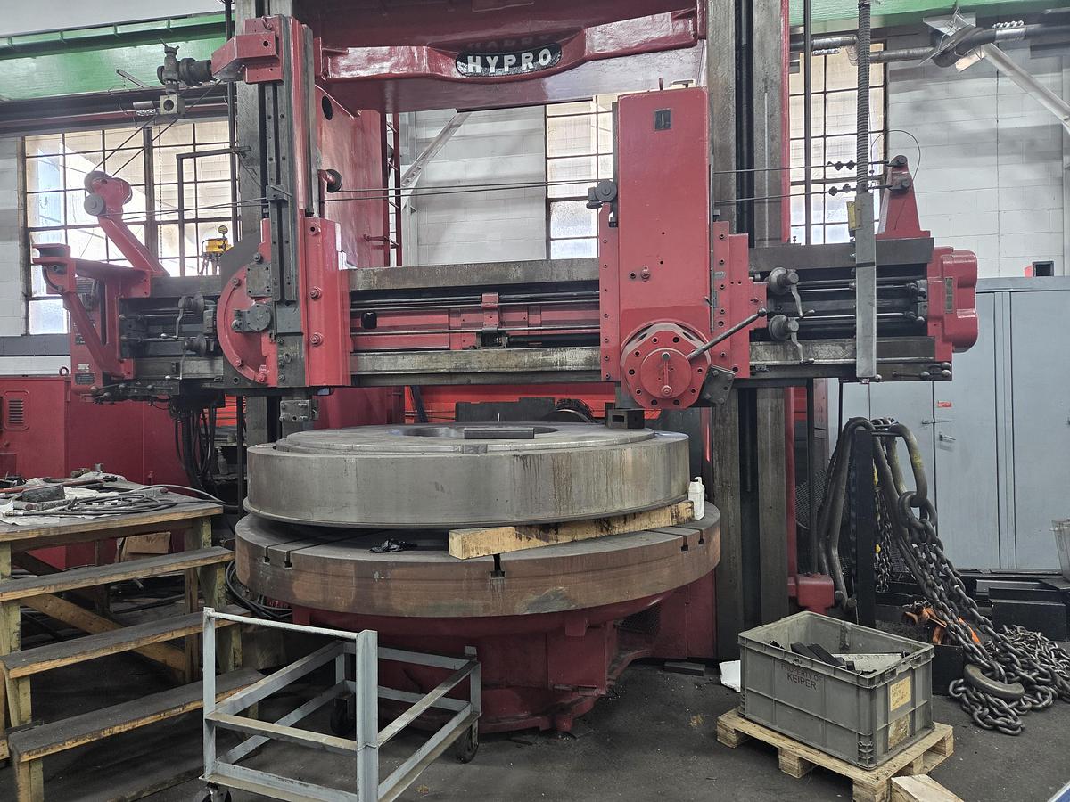 Used Giddings & Lewis Hypro Vertical Turret Lathe, Hypro, 100" Table, 103" Swing, 84" Under  Rail, Turret and Ram
