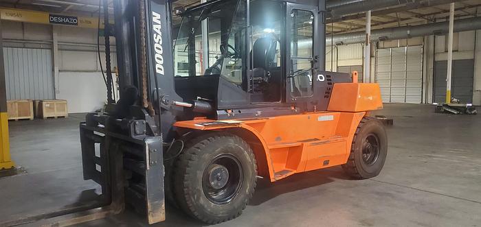 Used Doosan 36,000 lbs. Capacity forklift, Pneumatic Tires, 162.5 HP Diesel engine, Truck Weight 46,000 lbs. 96" forks,