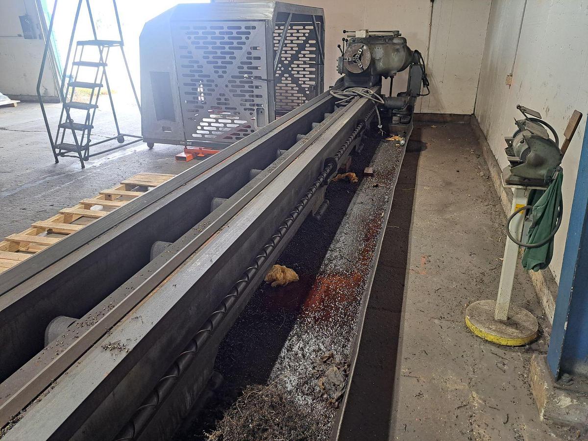 Used Axelson Engine Lathe, 34' Swing, 25.5" Swing over Cross slide, 288" Between Centers, Threading, Taper, Full Length Chip Pan