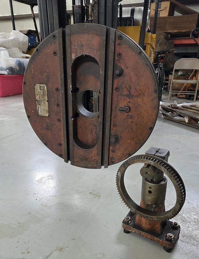 Used Giddings & Lewis 26" Facing Head