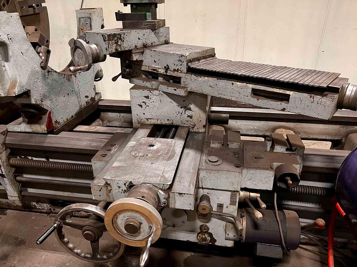 Used Geminis Engine Lathe, GE 1400, 60" Swing, 42" Swing over cross slide, 318" Between centers, 560 RPM