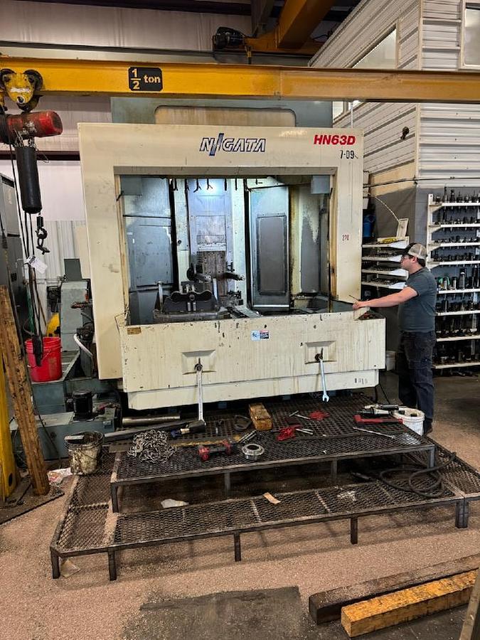 Used Niigata Horizontal Machining Center, Model 63, 24.5" X 24.5" Pallet, X-39.4", Y-33.5", Z-29.5", Cat 50 Taper, 35HP, 10,000RPM, Fanuc 16i